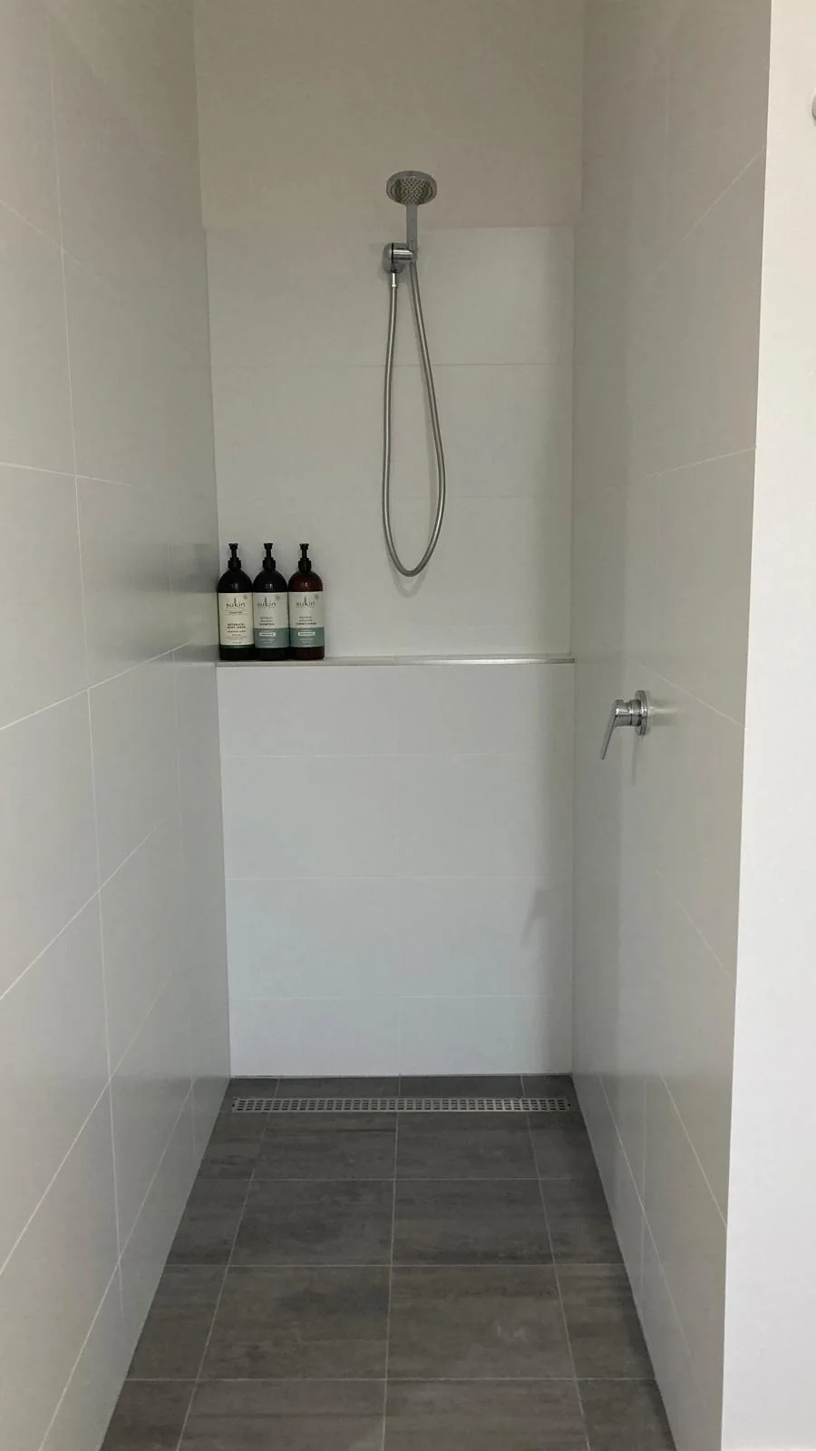 Walk-in shower at BRiX